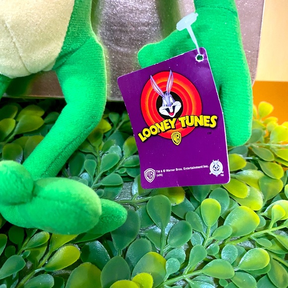 LOONEY TUNES WARNER BROS MICHIGAN J FROG 11” VINTAGE w/TAG - Picture 9 of 16